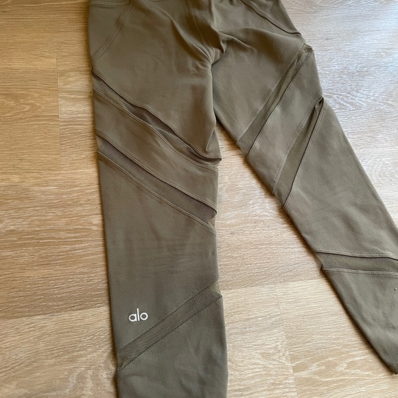 Alo Yoga Crapi - Picture 7 of 8